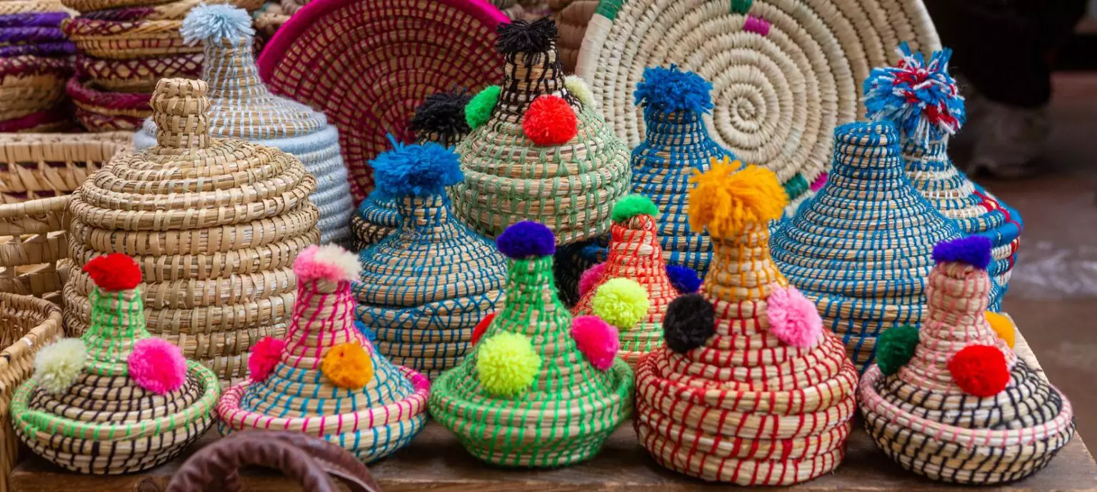 riad-villa-blanche-Souk-agadir Des paniers en vente au souk d'Agadir